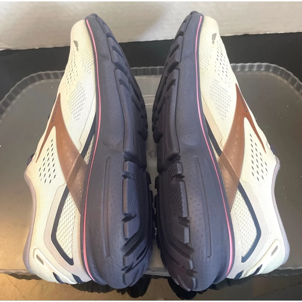 Women's Ghost 15 Running Shoes Sz 6.5  Gray/Pink - Picture 10 of 11